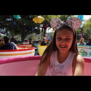 Meet your Posher, Crystal